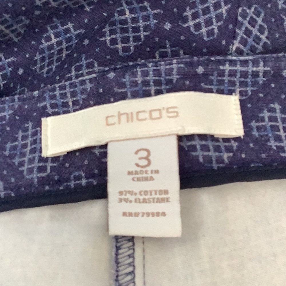 Chico's "So Slimming Juliet" pants with a blue diamond pattern - Picture 4 of 8